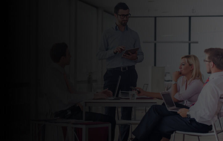 una reunión de empresa