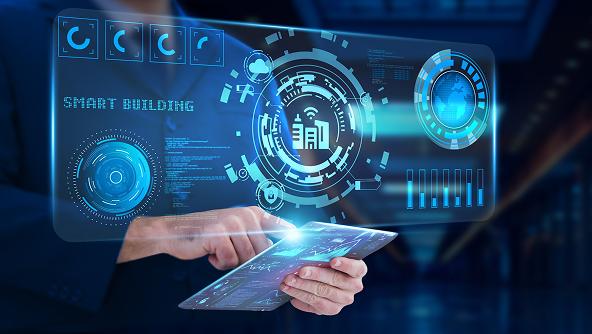 Cinco personas en la oficina de Vodafone