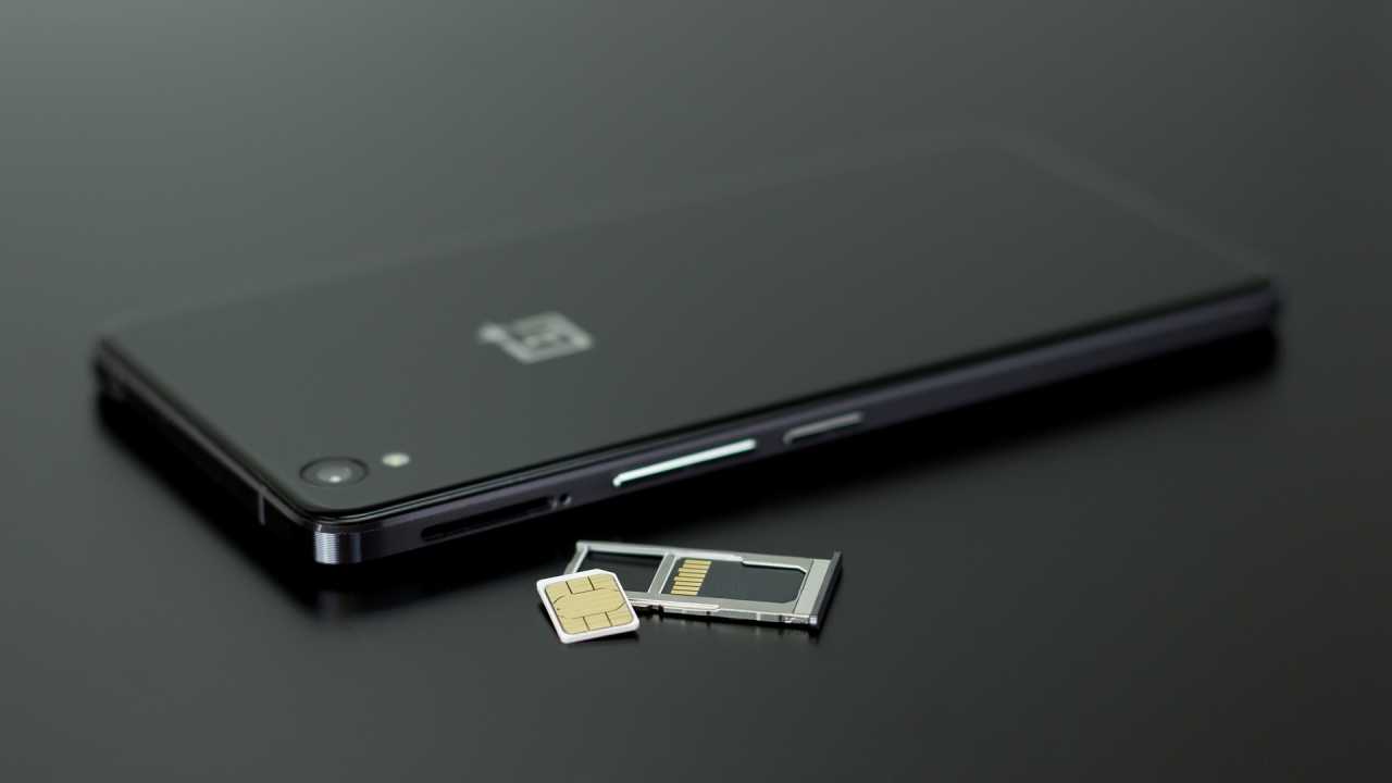 un móvil con una sim