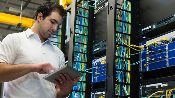 Cuál es la máxima velocidad de transmisión de la fibra óptica