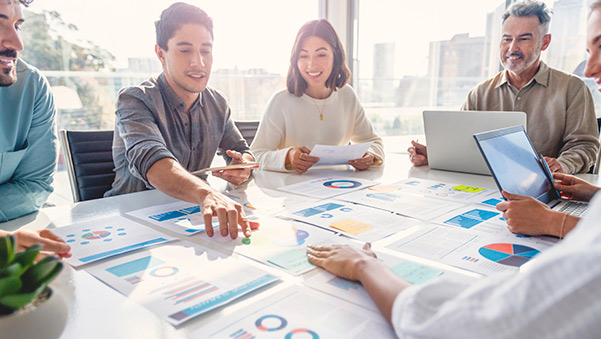 Fin de los procesos manuales: hoja de ruta para implementar la IA Agéntica en tu empresa