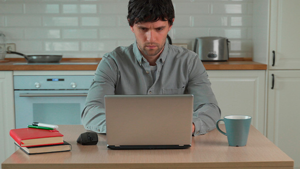 IVA para Autónomos en 2026: Guía, Exenciones y Factura Electrónica