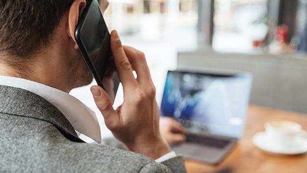 El prefijo 400 para llamadas comerciales: guía de adaptación y cambios obligatorios para empresas