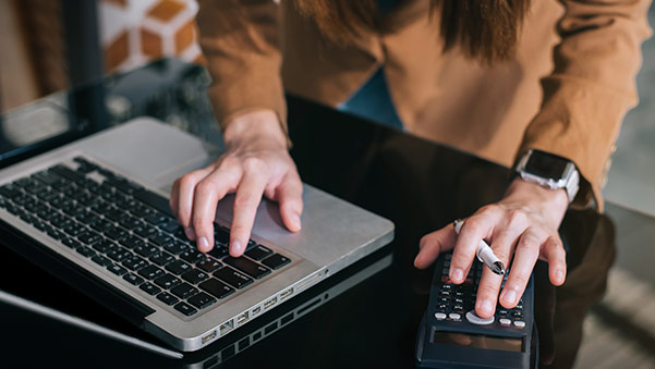 Evita los retrasos de cobro con un programa de facturación online